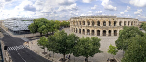 Arènes de Nimes et Musée de la Romanité se font face