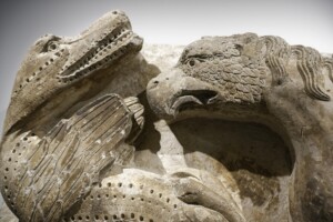 Combat de monstre - statue