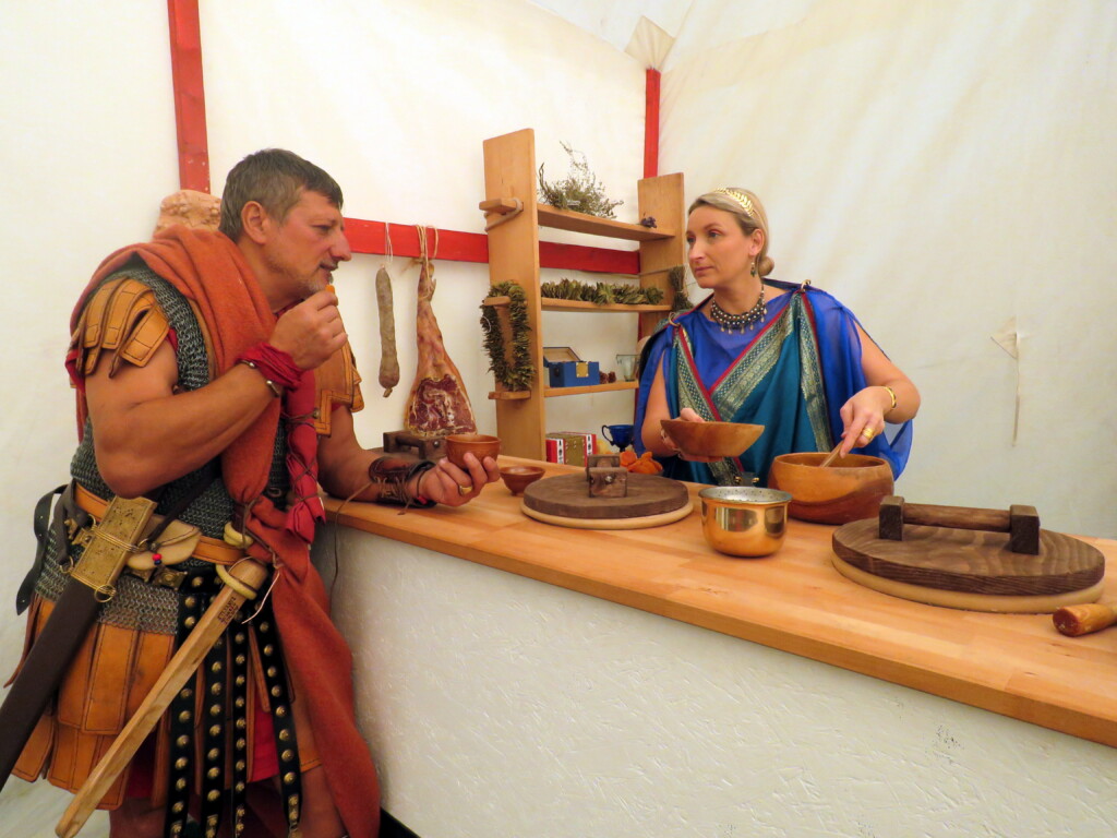 Dans la peau d’un légionnaire à la caupona (taverne romaine) : mangez, buvez, jouez ! Par l'association Ludgunum Antica